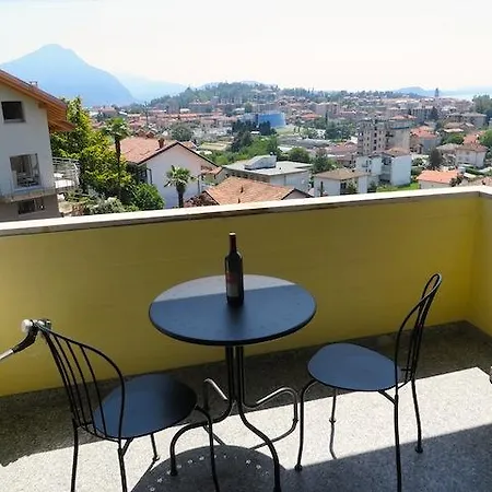 Laura Apartment *