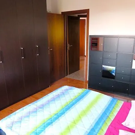 Laura Apartment *